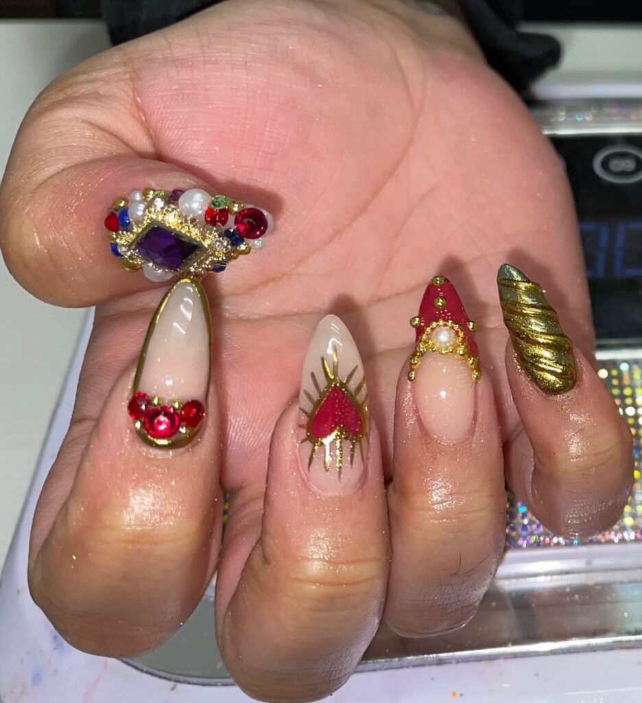 one hand pointy nails